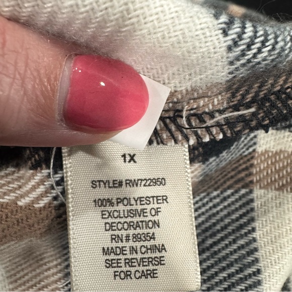 Women’s 1X ultra flirt soft plaid Shacket - Picture 5 of 5